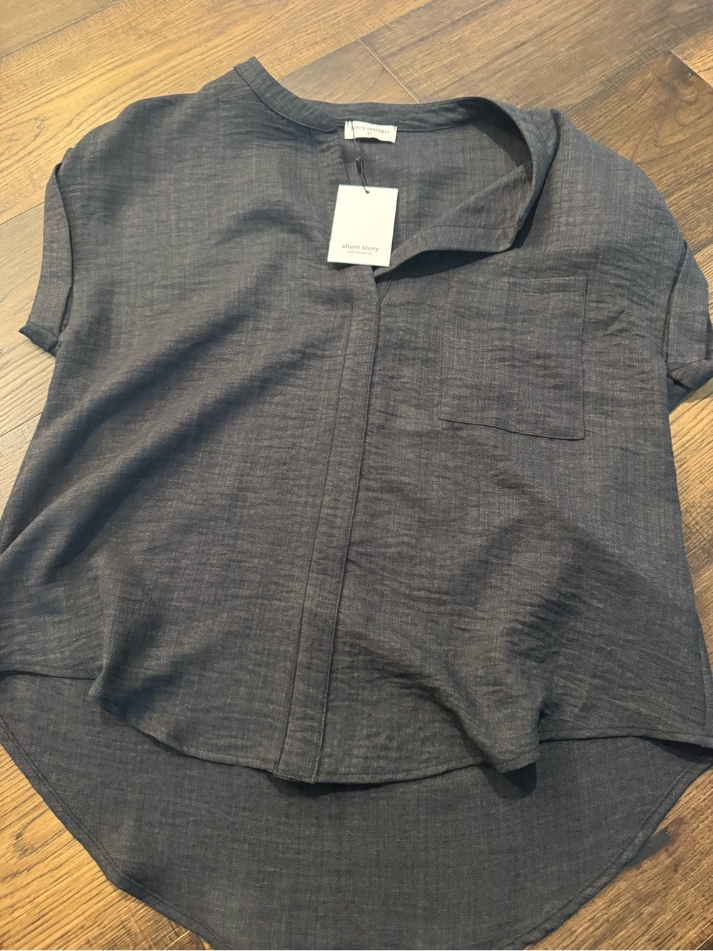 Short-Sleeve Black Relaxed Linen-Blend Blouse with Chest Pocket